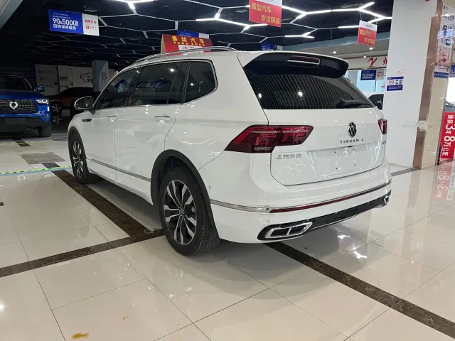 Volkswagen Tiguan L — Фото автомобиля 8