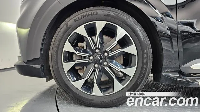 Kia Carnival Generation 4 — Фото автомобиля 5