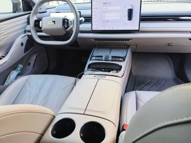 Geely Galaxy Xingyao 8 — Фото автомобиля 12