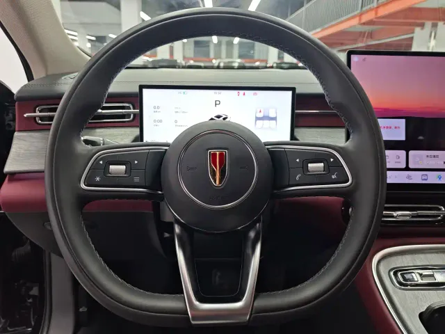 Hongqi H5 — Фото автомобиля 7
