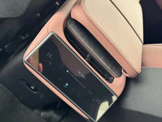 Nio EC6 — Фото автомобиля 16