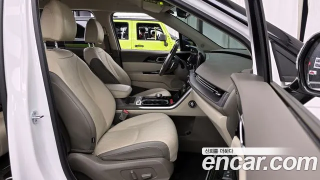 Kia Carnival Generation 4 — Фото автомобиля 17