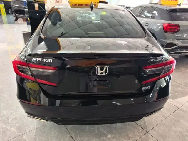 Honda Accord — Фото автомобиля 5