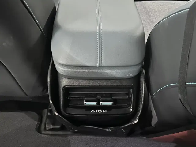 GAC Aion Y — Фото автомобиля 15