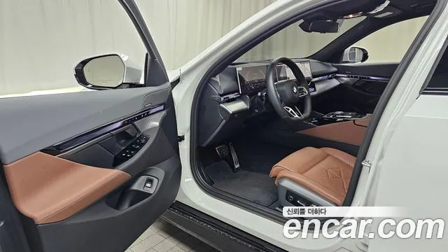 BMW 5-Series 5 серия (G60) 530i xDrive M Sport — Фото автомобиля 8