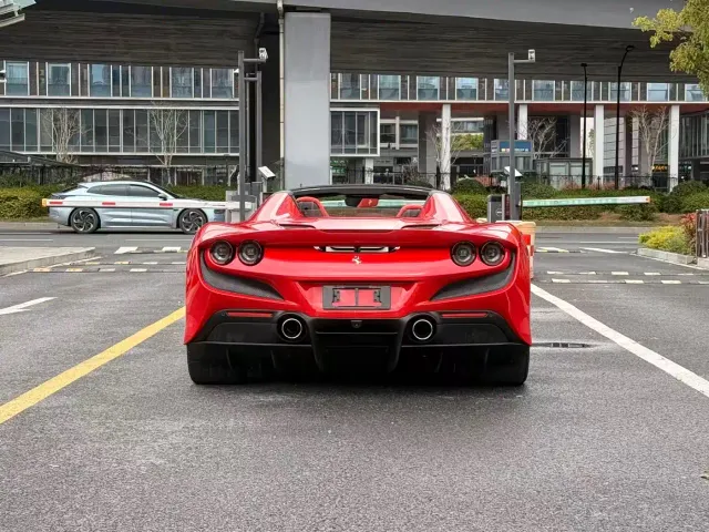 Ferrari F8 — Фото автомобиля 5