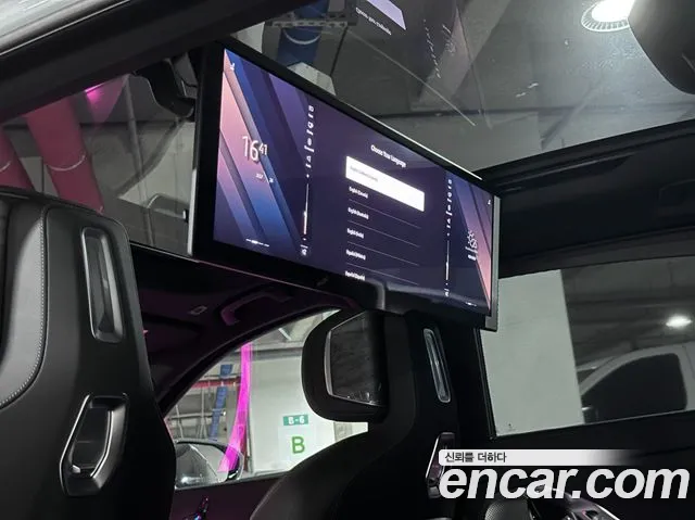 BMW i7 G70 — Фото автомобиля 11