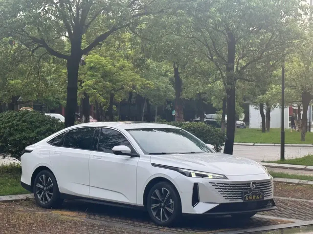 Changan Lamore — Фото автомобиля 3
