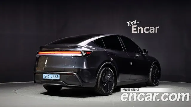 Tesla Model Y — Фото автомобиля 2