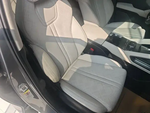 BYD Yuan UP 2024 401KM Leading Edition — Фото автомобиля 24