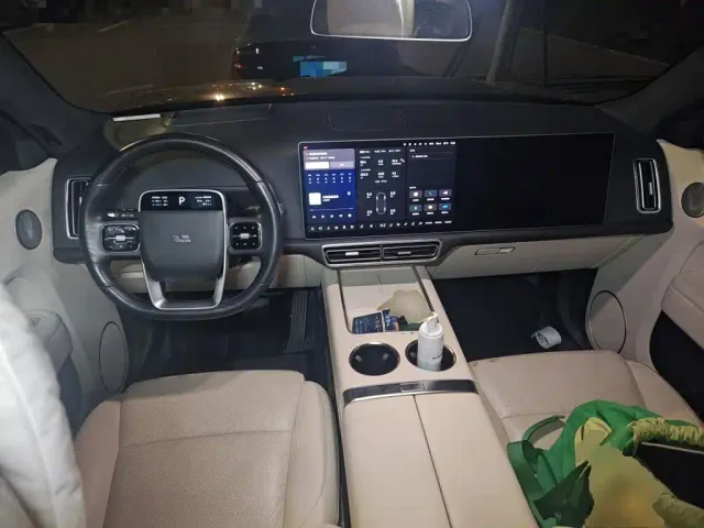 Li Auto L9 — Фото автомобиля 10