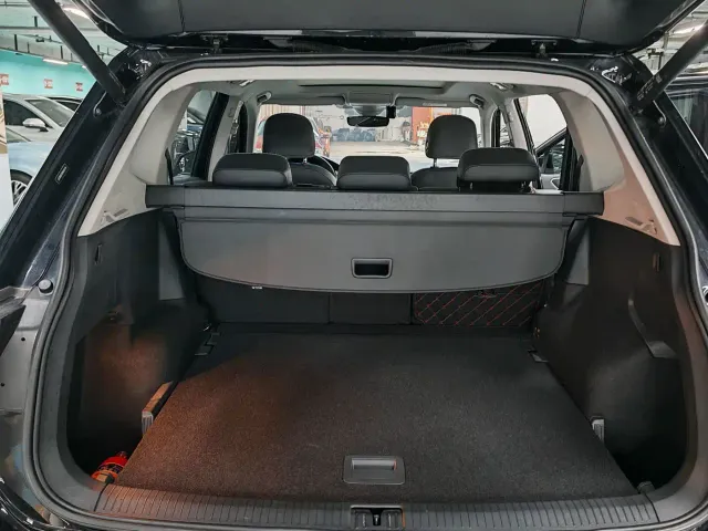 Volkswagen Tiguan L — Фото автомобиля 13