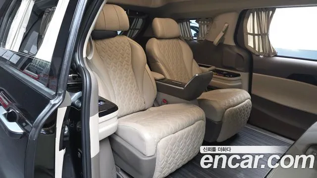 Kia Canival Carnival 4 поколение Бензин 4 места Hi-Limousine — Фото автомобиля 11