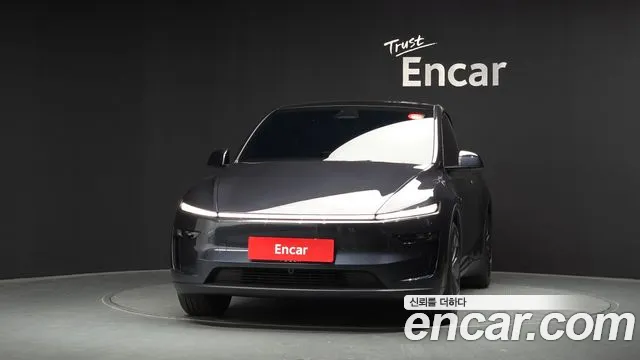 Tesla Model Y — Фото автомобиля 3
