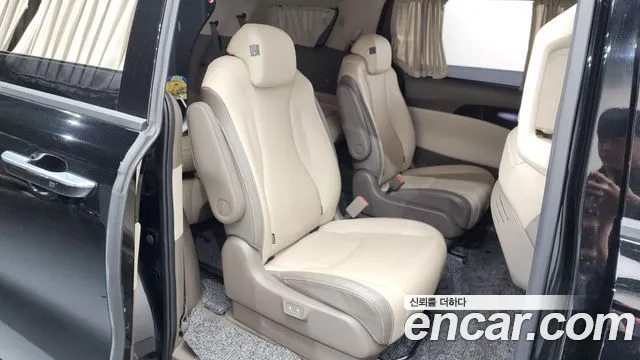 Kia Canival Carnival 4 поколение Дизель 9 мест Hi-Limousine — Фото автомобиля 23