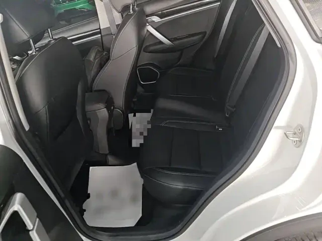 Geely Binyue — Фото автомобиля 16