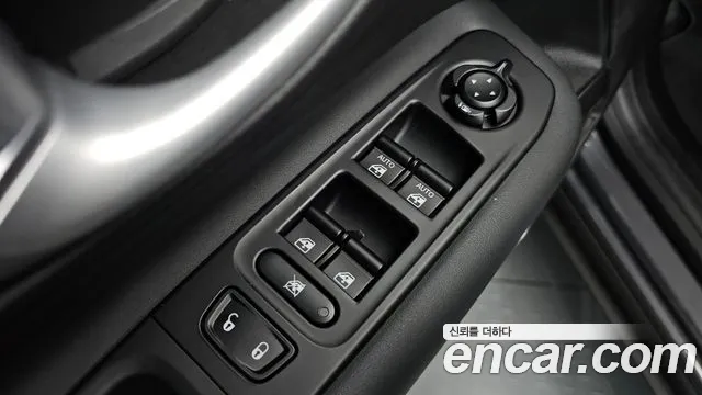 Jeep Renegade — Фото автомобиля 21