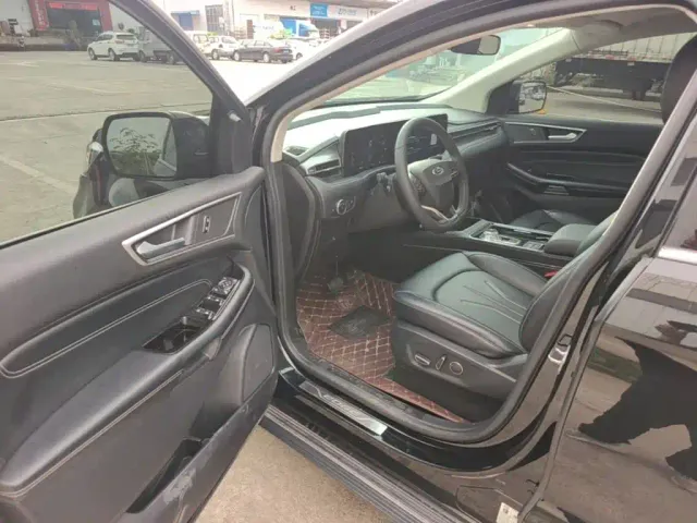 Ford Edge — Фото автомобиля 15