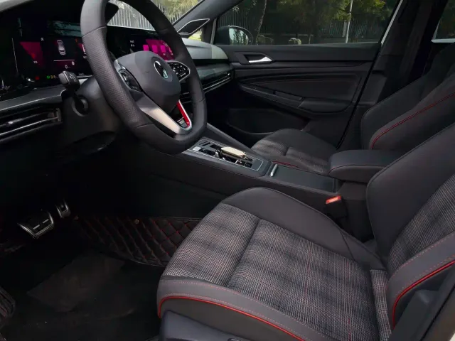 Volkswagen Golf GTI — Фото автомобиля 7