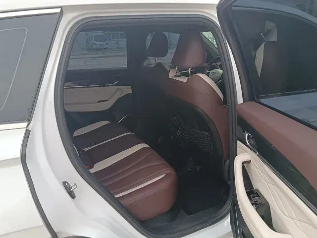 Geely Xingyue L — Фото автомобиля 9