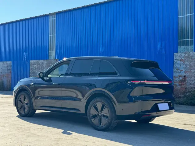 Li Auto L6 — Фото автомобиля 6