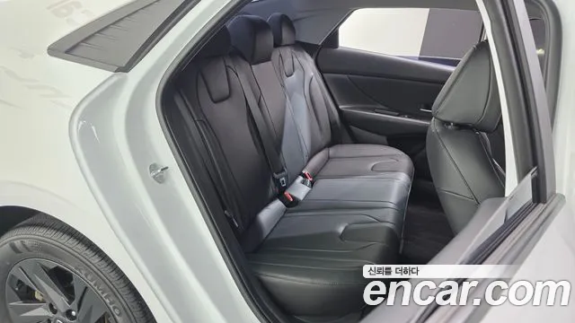 Hyundai AVANTE Avante (CN7) — Фото автомобиля 12