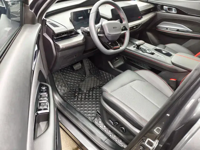 Changan Z6 — Фото автомобиля 4