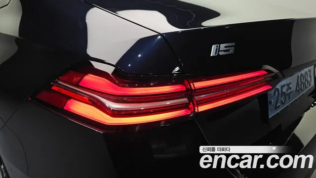 BMW i5 G60 — Фото автомобиля 23