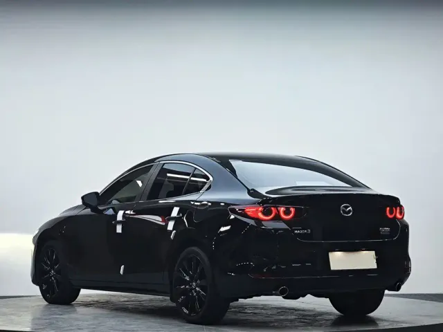 Mazda Axela — Фото автомобиля 6