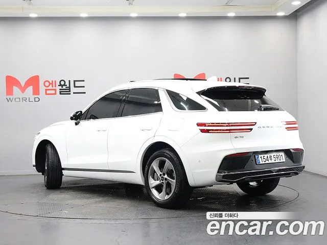 Genesis GV70 — Фото автомобиля 3