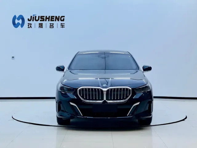 BMW 5 Series — Фото автомобиля 2