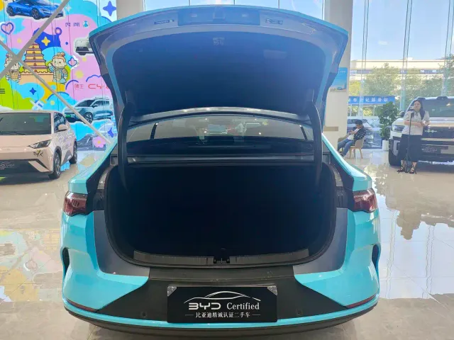 BYD Qin L — Фото автомобиля 16