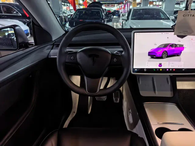 Tesla Model Y — Фото автомобиля 7