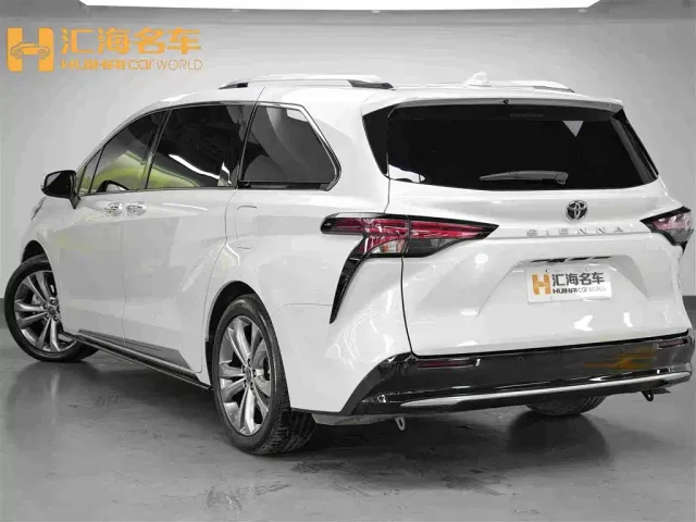 Toyota Toyota Sienna 2021 2.5L Hybrid Ultimate Edition — Фото автомобиля 3