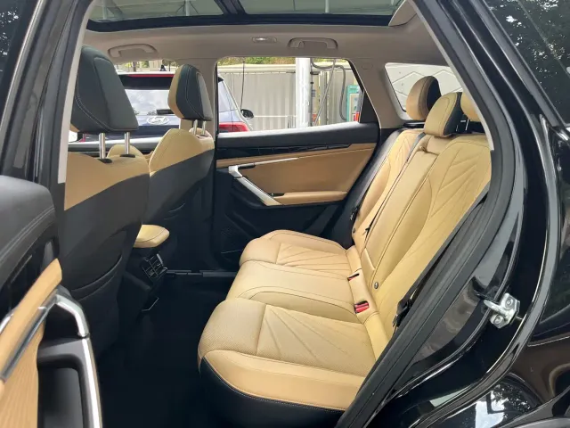 Geely Boyue L — Фото автомобиля 9
