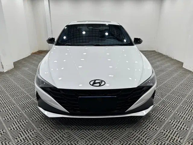 Hyundai Elantra — Фото автомобиля 2