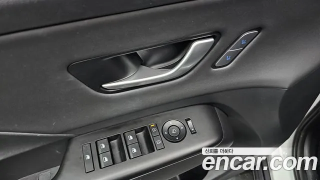 Hyundai Kona Kona (SX2) Бензин 1.6 турбо 2WD — Фото автомобиля 16