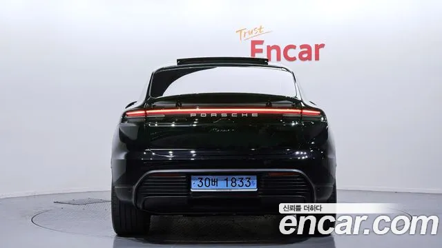 Porsche Macan — Фото автомобиля 4