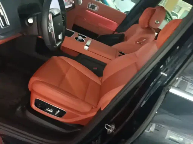 Li Auto L8 — Фото автомобиля 14