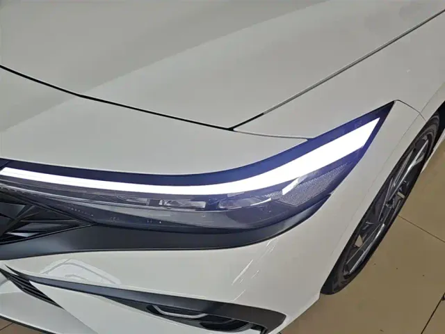 Hyundai Elantra — Фото автомобиля 23