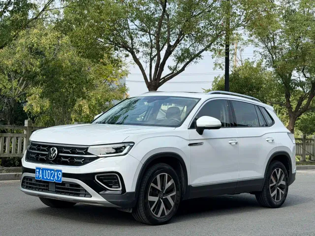 Фотография автомобиля — Volkswagen Tayron
