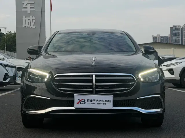 Mercedes-Benz E-Class — Фото автомобиля 2