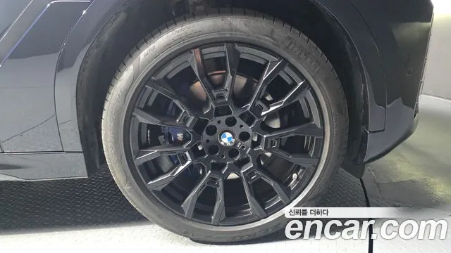 BMW X6 xDrive40i M Sport — Фото автомобиля 17