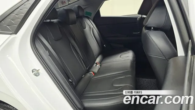 Hyundai Avante — Фото автомобиля 17