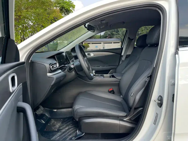 Geely Emgrand — Фото автомобиля 11