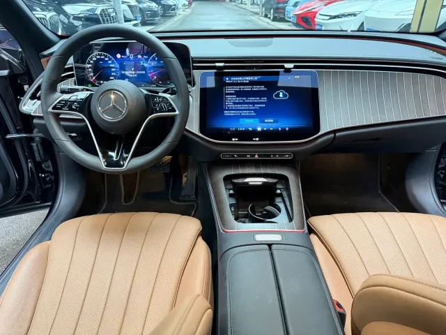 Mercedes-Benz E-Class — Фото автомобиля 18