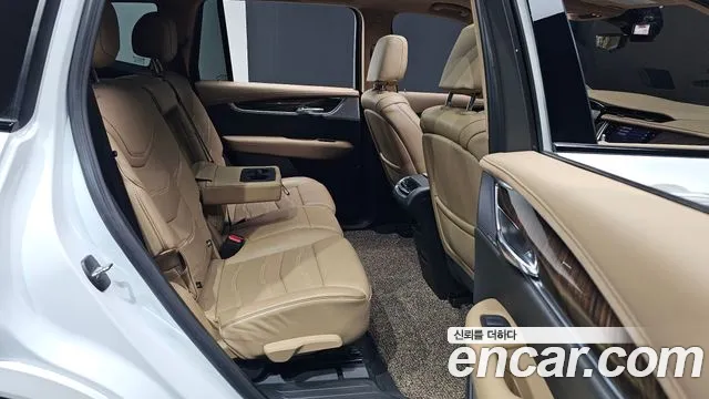 Cadillac XT6 — Фото автомобиля 11