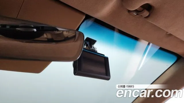 Genesis G80 Electrified G80 (RG3) — Фото автомобиля 18