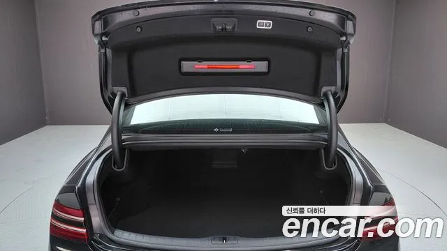 Genesis G80 Бензин 2.5 турбо AWD — Фото автомобиля 25