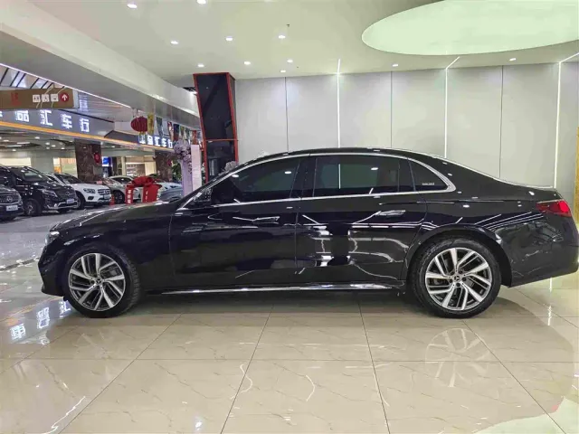 Mercedes-Benz E-Class — Фото автомобиля 17